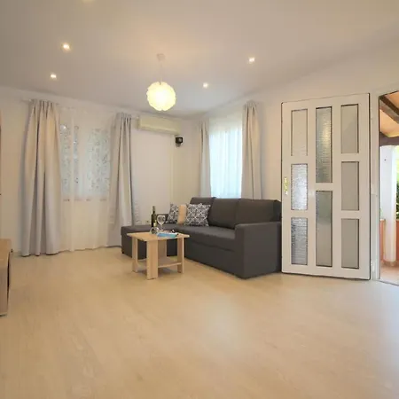 בית נופש Lavanda4 By Interhome *